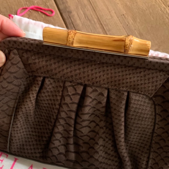 Elaine Turner brown suede clutch with bamboo latch - Picture 2 of 3